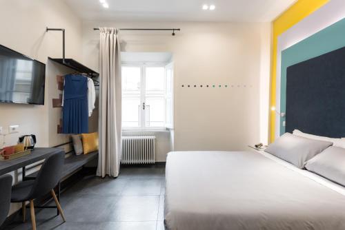 Circle in the Square - image 13