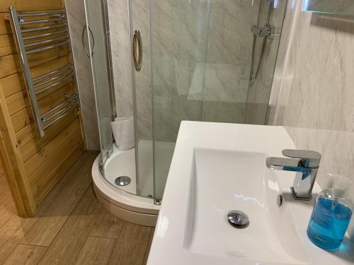 Vannituba, Southernwood - Garden Lodge 7 in Didcot