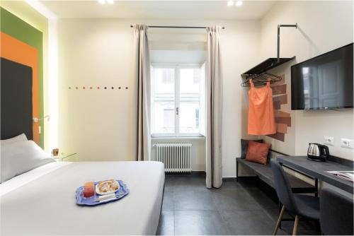 Circle in the Square - image 10