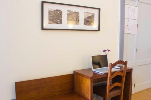Family Suite with Balcony and Garden View image 9