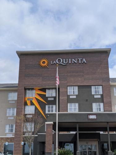. La Quinta Inn & Suites by Wyndham Montgomery