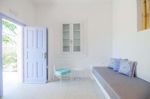 Island House Mare - image 8