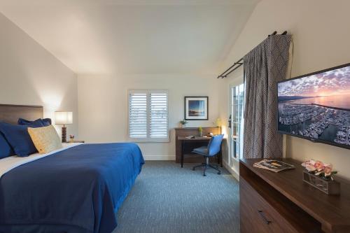 La Playa Inn Santa Barbara The 2-star Days Inn Santa Barbara offers comfort and convenience whether youre on business or holiday in Santa Barbara (CA). Featuring a complete list of amenities, guests will find their stay at the