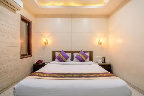 King Room image 10