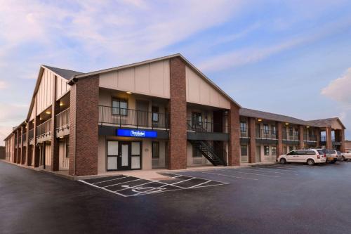 . Travelodge by Wyndham Wellington