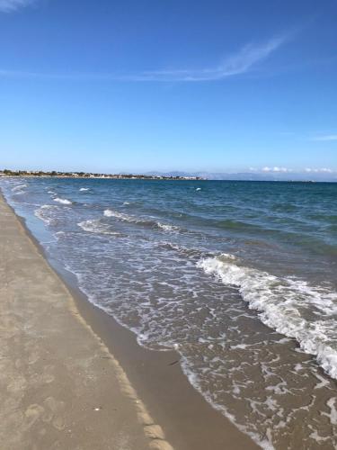  Greek Breeze in Áyios Spirídhon