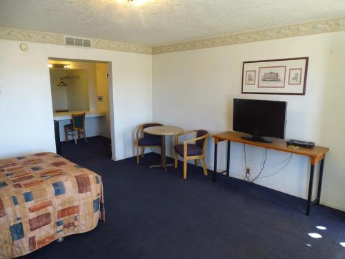 Downtown Inn - image 4