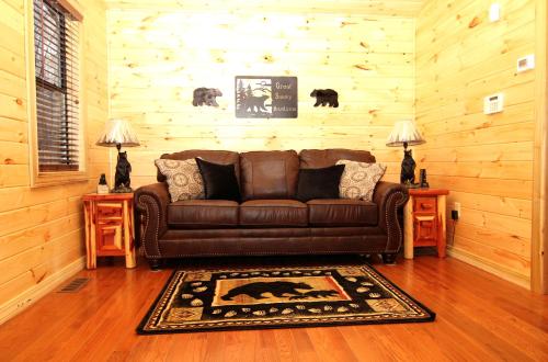 Mountain Hideaway - main image