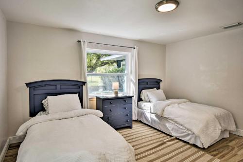 Guestroom, Stylish Home in Historic District, Walk to Marina! in Mount Dora (FL)