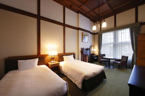 Standard Twin Room with Park View - Main Wing - Non-Smoking (27.3sqm)