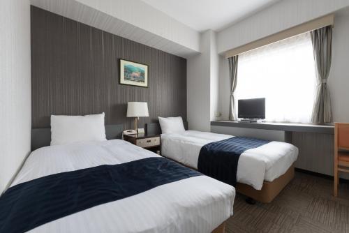 2 twin beds