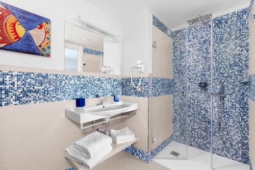 Bathroom, Le Palme Sorrento in Sorrento
