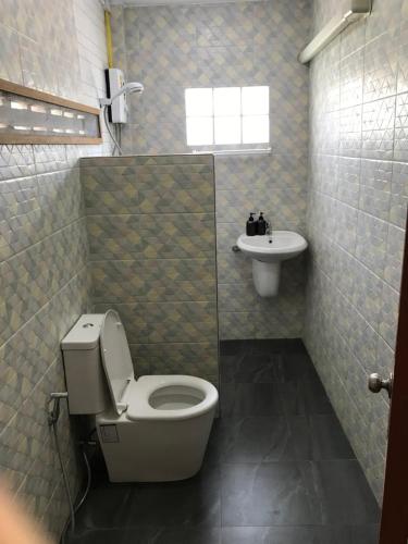 Bathroom, Sangkaset Resort in City Center