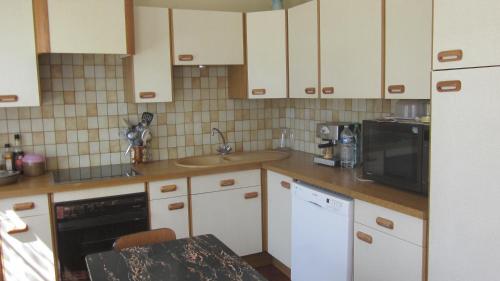 廚房, Location La Brée les Bains 15 personnes (Location La Bree les Bains 15 personnes) in 拉布雷萊班