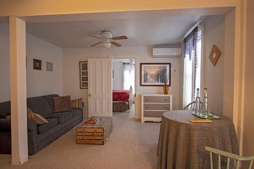 The Woodbine Inn - image 7