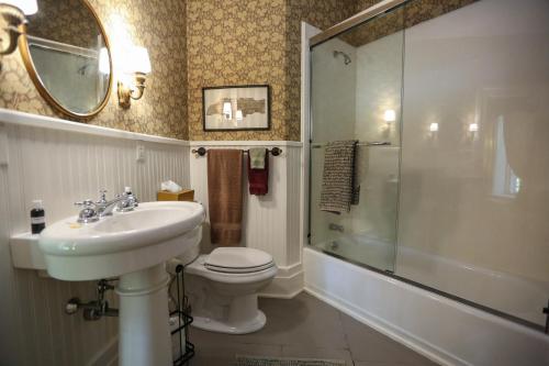 Black Sheep Inn and Spa - 화장실