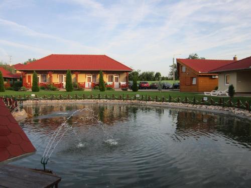 Cserkeszoloszallasok-Hoforrasszallasok in Cserkeszőlő