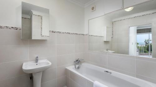 Illovo Beach Apartments at La Mer Illovo Beach Apartments at La Mer