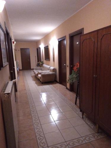 Hotel Sassacci in 希維塔卡斯特拉納