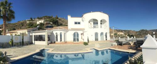  Villa Pura Vida Andalusien in Algarrobo