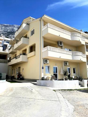 Apartments Akmadzic - image 4
