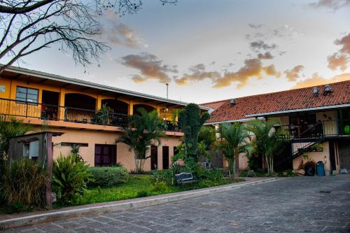 Skats, Rual's Hotel in Murra