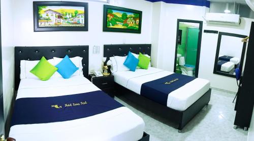 2 double beds