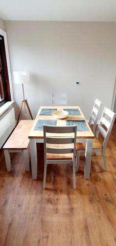 บริการและสิ่งอำนวยความสะดวก, Riverside Marina Apartments in รูสกี