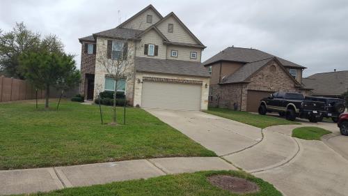 Large, Sanitary 5 Bedroom House With A View In West Houston, Free WiFi