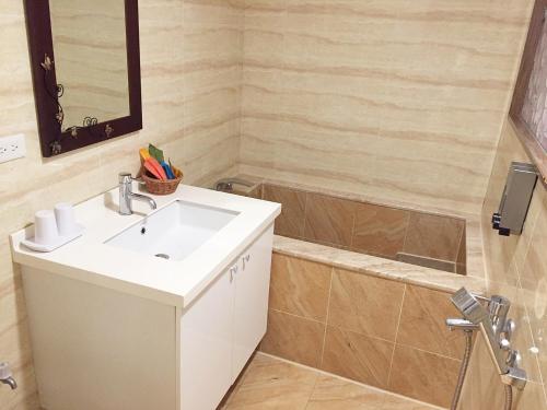 Double Room with Sea View image 8