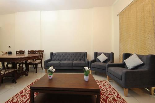 Signature Holiday Homes - Newly Furnished 1BHK in Arena Apartment - image 2