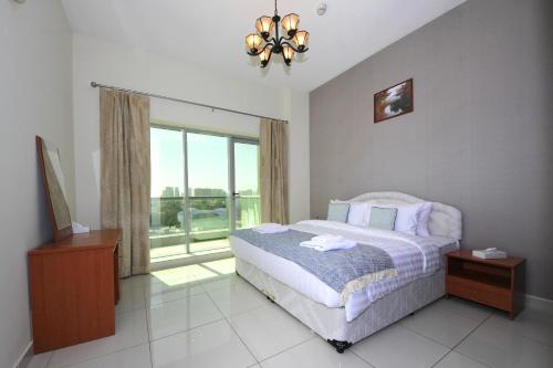 Signature Holiday Homes - Newly Furnished 1BHK in Arena Apartment