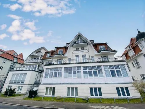 Achterdeck, direkt an der Promenade in Warnemünde, Deutschland