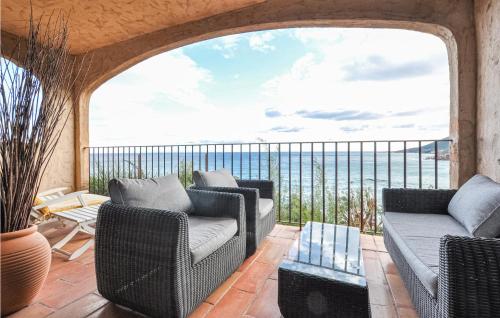 Beautiful home in Theoule-sur-Mer w/ Outdoor swimming pool, WiFi and Outdoor swimming pool gîte à louer Miramar