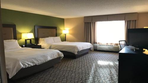 Holiday Inn Express and Suites Winchester, an IHG Hotel