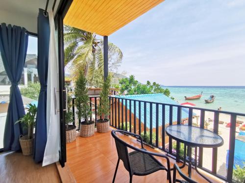 Sunrise Beach House, Whole floor! 2 Bedrooms Sunrise Beach House, Whole floor! 2 Bedrooms