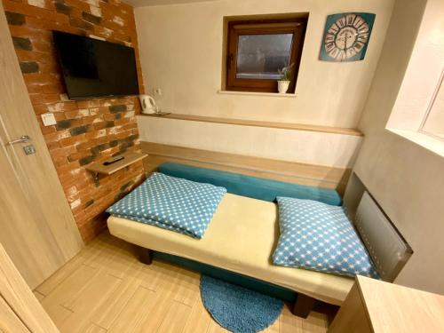 1 twin bed