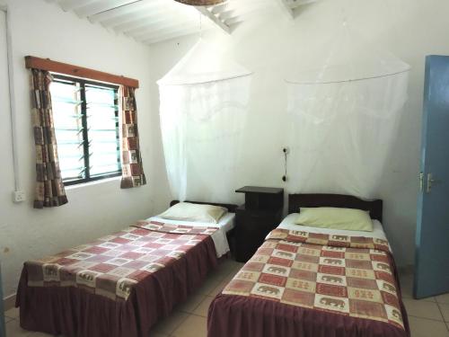 Two-Bedroom Cottage with Sea View image 10