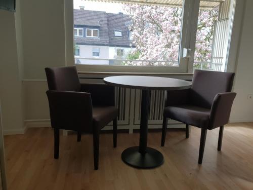Terraza/balcón, MESSE CGN-DUS Studio-Wohnung für 2-4; Zumietung bis 8 Personen möglich (MESSE CGN-DUS Studio-Wohnung fur 2-4; Zumietung bis 8 Personen moglich) in Monheim am Rhein