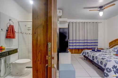 1 double bed, 2 twin beds
