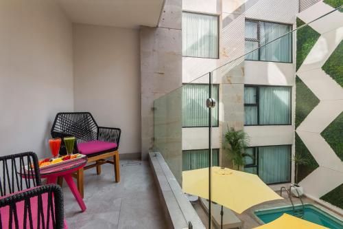 Balcony/terrace, FCH Hotel Providencia in Guadalajara Suburbs