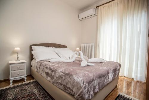 Friendly Flat 4