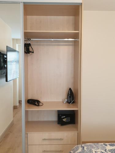London Luxury 3 Bedroom Flat 1min walk from Underground, with FREE PARKING Sleeps x10, Londýn (fotografie 7)