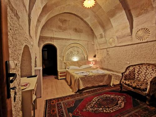 Falcon Cave Suites - image 7