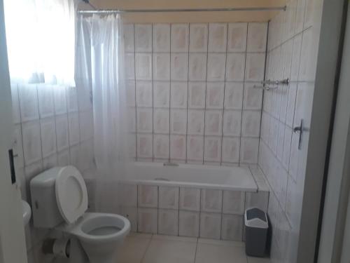 Chitova’s Guesthouse - image 4