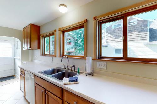 Library House - image 7