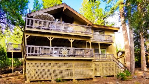 Cedar Ridge Retreat Lake Almanor - Belden, CA