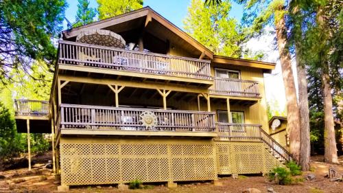 Cedar Ridge Retreat Lake Almanor