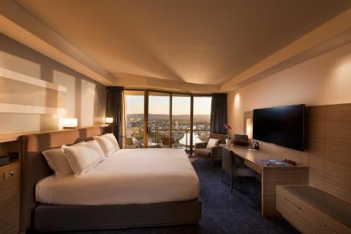 ソフィテル ゴールド コースト ブロードビーチSuperior Room with 1 King bed, Hinterland views