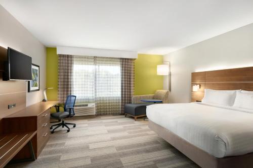 Holiday Inn Express & Suites Salisbury, an IHG Hotel